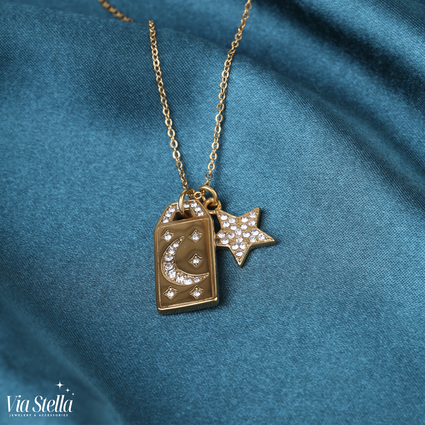 Ay Yıldızı Kolyesi